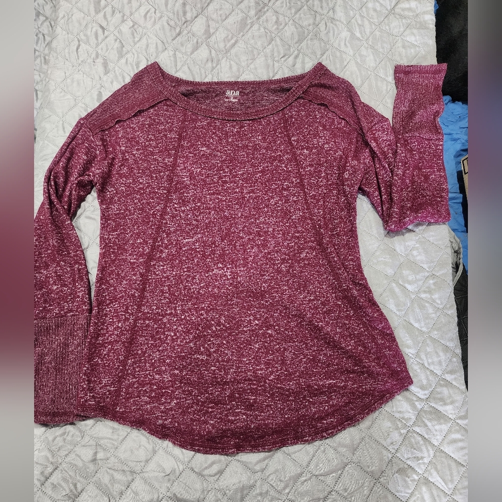 a.n.a round neck wine long sleeve small